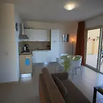 Daire Family Sea-view Retreat In