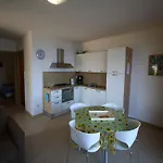 Daire Family Sea-view Retreat In *