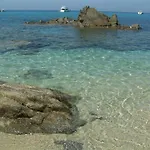 Family Sea-view Retreat In Daire Parghelia