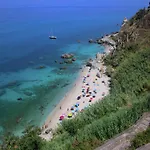 Family Sea-view Retreat In Daire *