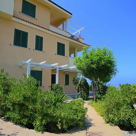 Family Sea-view Retreat In