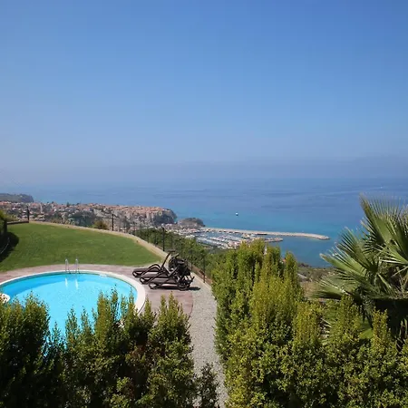Family Sea-view Retreat In Daire