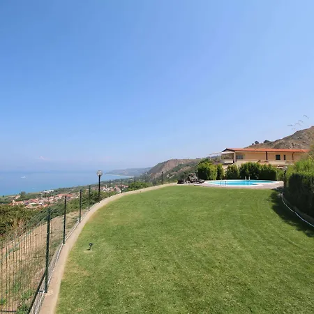 Family Sea-view Retreat In *