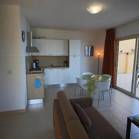 아파트 Family Sea-view Retreat In