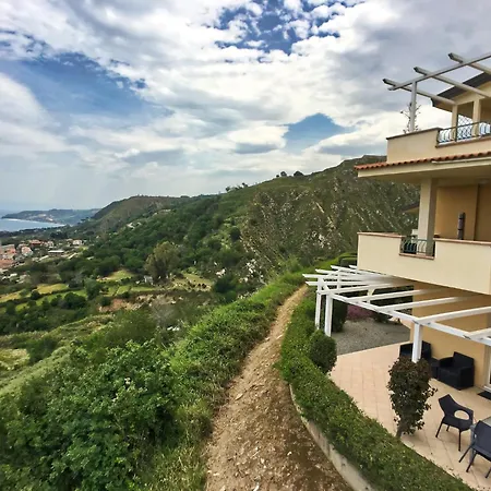 Family Sea-view Retreat In Apartman Parghelia