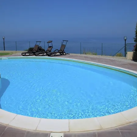 Family Sea-view Retreat In Appartamento Parghelia
