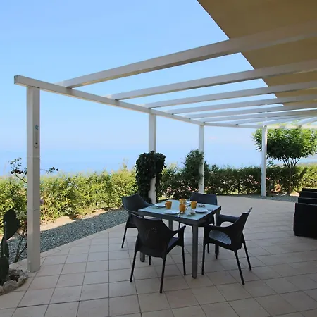 Family Sea-view Retreat In Parghelia