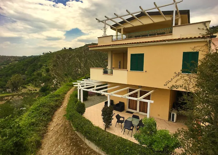 Family Sea-view Retreat In *