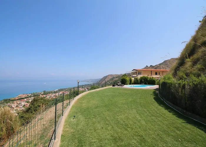 Family Sea-view Retreat In アパート