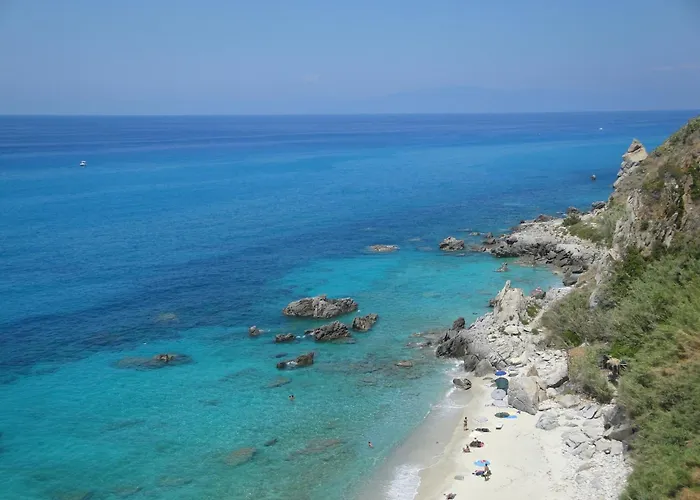 Family Sea-view Retreat In דירה